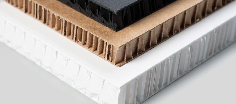 Cardboard - Farbvielfalt und Querschnitt Messebau